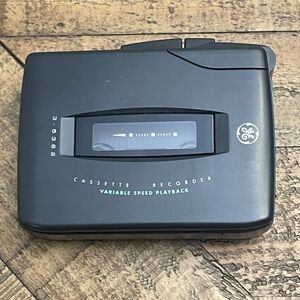 vintage General Electric (GE) model 3-5362A portable cassette recorder 1997